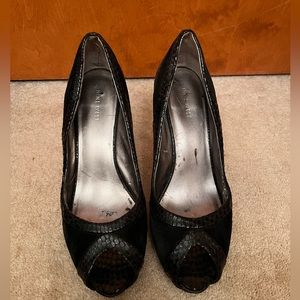 Nine West black heel